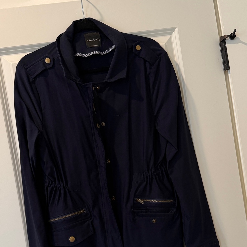 Elegant Women's Navy Utility Jacket - Picture 4 of 6